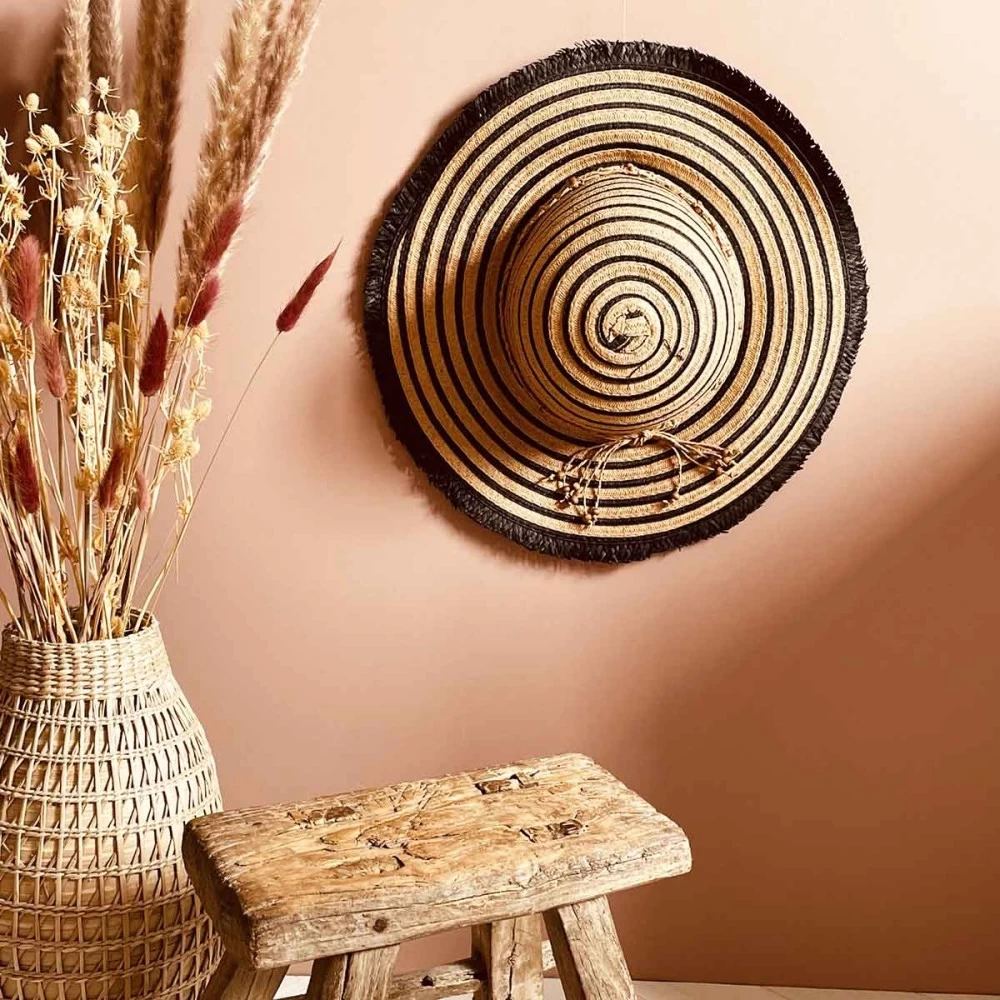 Chapeau En Paille Avec Franges Coloris Noir Et Naturel 3 Chapeau En Paille Avec Franges Coloris Noir Et Naturel