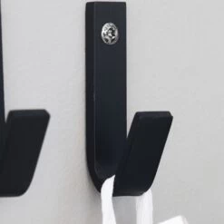 Décor Soldes -Décor Soldes crochets noirs en acier lot de 3 pour tout suspendre chez vous 1