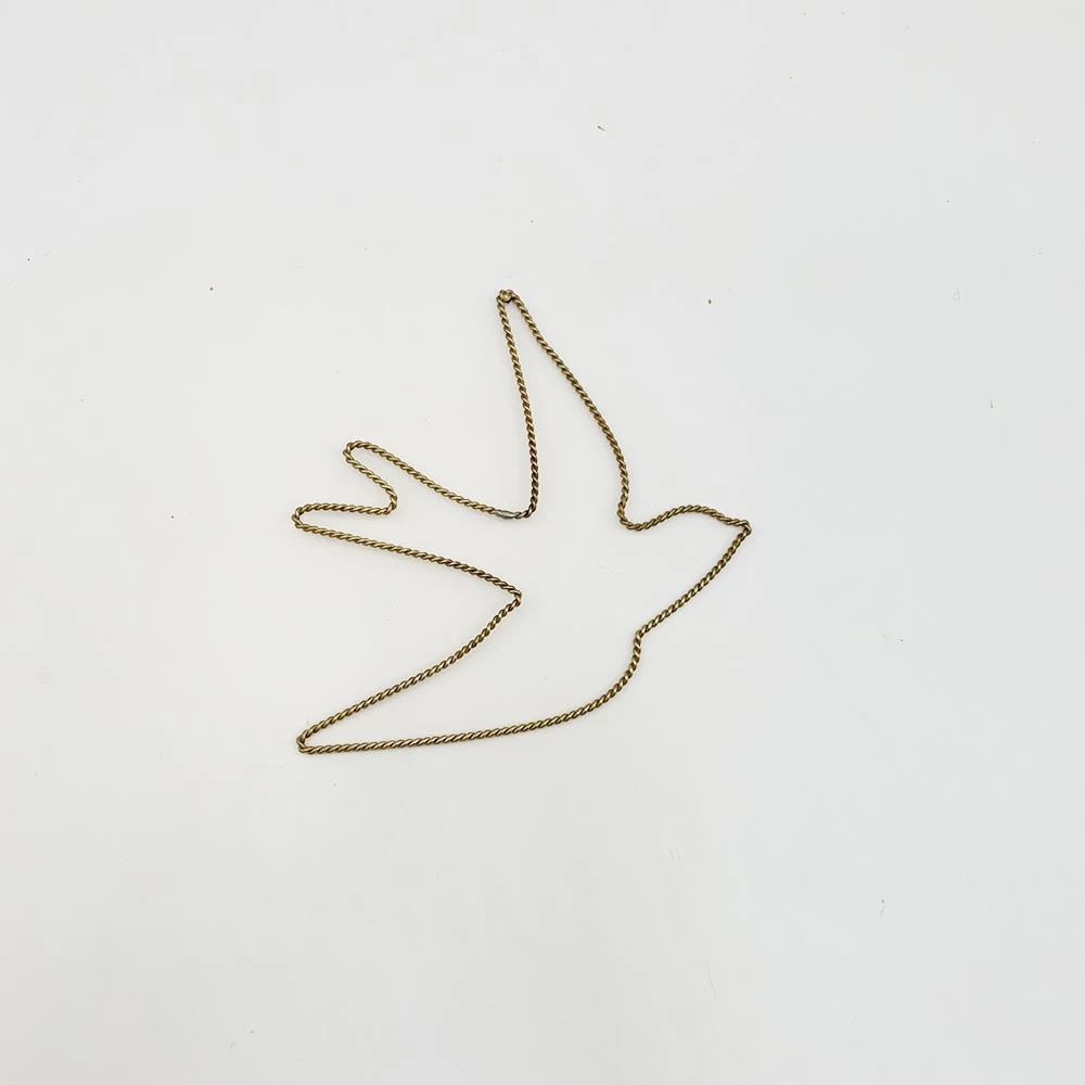 Hirondelle Déco Murale En Métal Doré Torsadé Fabriquée à La Main 4 Hirondelle Déco Murale En Métal Doré Torsadé Fabriquée à La Main – Image 2