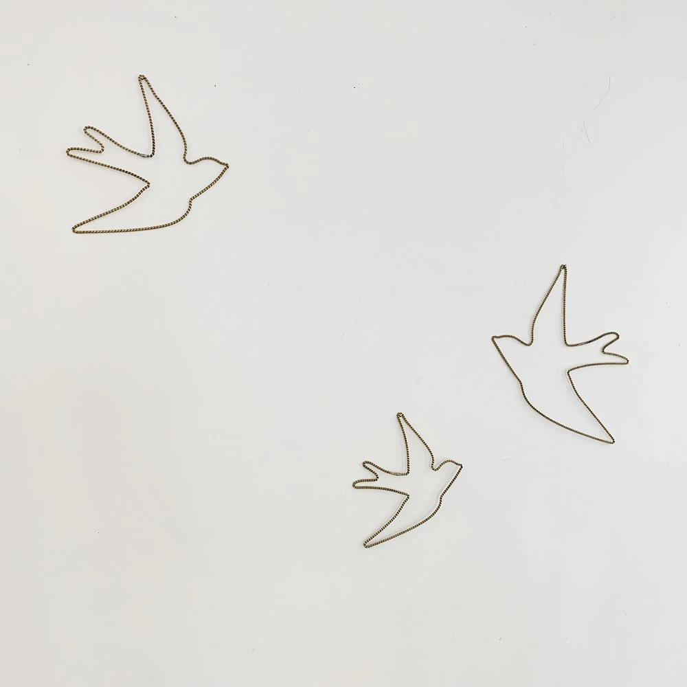 Hirondelle Déco Murale En Métal Doré Torsadé Fabriquée à La Main 9 Hirondelle Déco Murale En Métal Doré Torsadé Fabriquée à La Main – Image 7