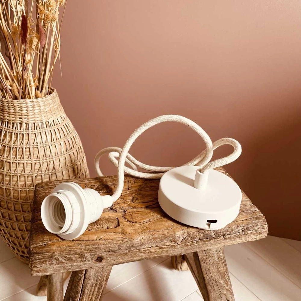 Monture E27 Avec Douille Thermoplastique Blanche Et Fil Corde Coton 3 Monture E27 Avec Douille Thermoplastique Blanche Et Fil Corde Coton