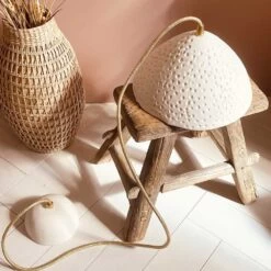 Suspension Domnine Avec Rosace En Porcelaine - Myriam Aït Amar -Décor Soldes suspension domnine avec rosace en porcelaine myriam ait amar 3