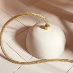 Suspension Domnine Avec Rosace En Porcelaine - Myriam Aït Amar -Décor Soldes suspension domnine avec rosace en porcelaine myriam ait amar 4