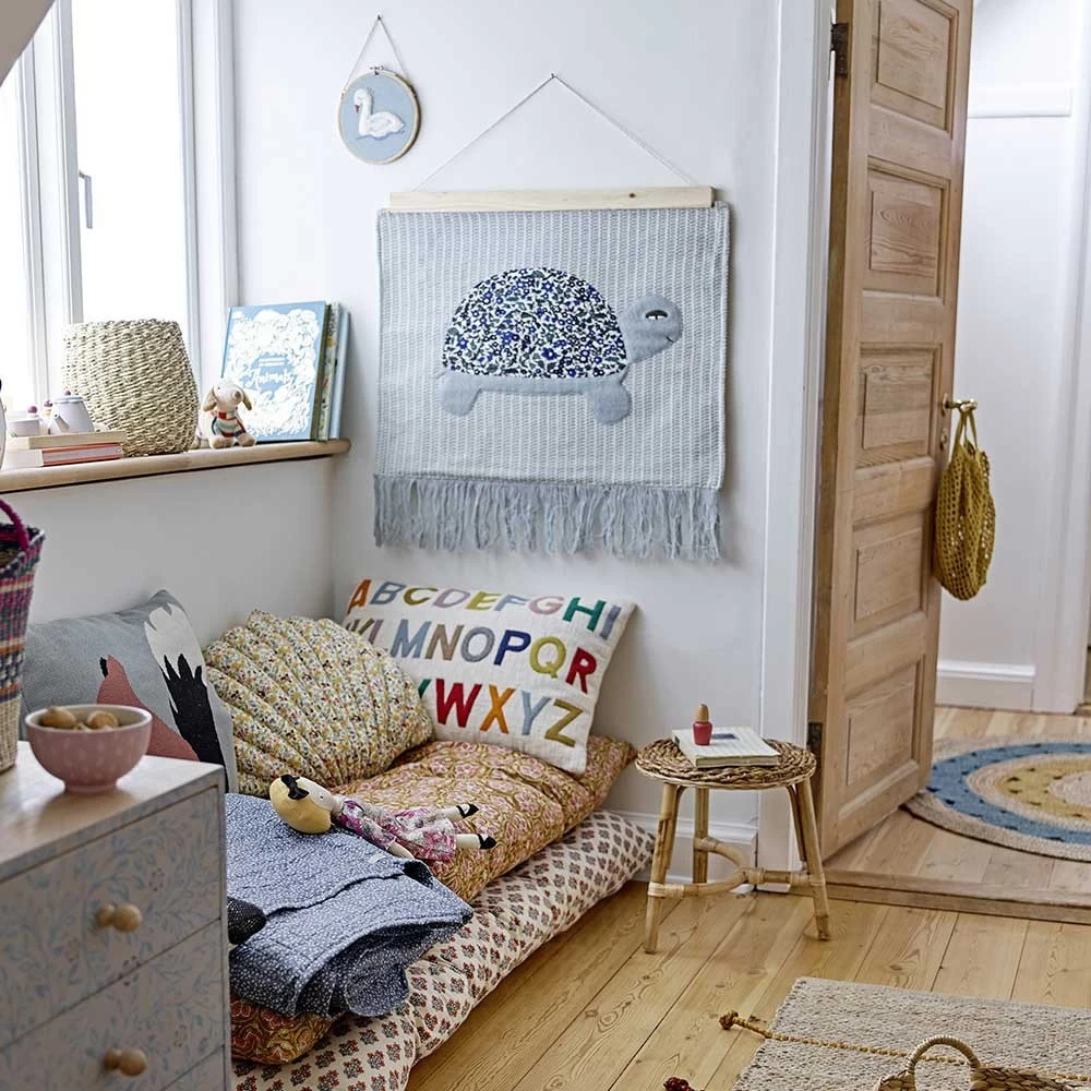 Tenture Murale Tortue "Marry" En Coton Avec Support Bois - Bloomingville 5 Tenture Murale Tortue "Marry" En Coton Avec Support Bois - Bloomingville – Image 3